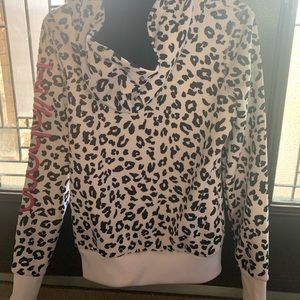 Size M Billabong sweater